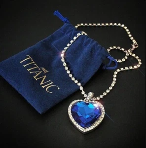 TITANIC HEART OF THE OCEAN PENDANT NECKLACE WITH VELVET POUCH - NICE GIFT IDEA - Picture 1 of 3