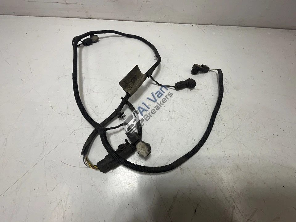 Cableado sensor estacionamiento trasero Ford Transit Courier Trend TDCI 2014-2018 Foto 1 de 4