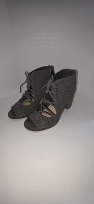 Botines Vinnie Cato para mujer tacón gris con cremallera recortes punta abierta talla 6 Foto 1 de 4