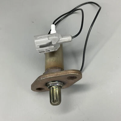 For Geo Prizm Lexus ES300 Toyota Camry F00HL00196 OE GENUINE Oxygen Sensor - Image 1 of 4