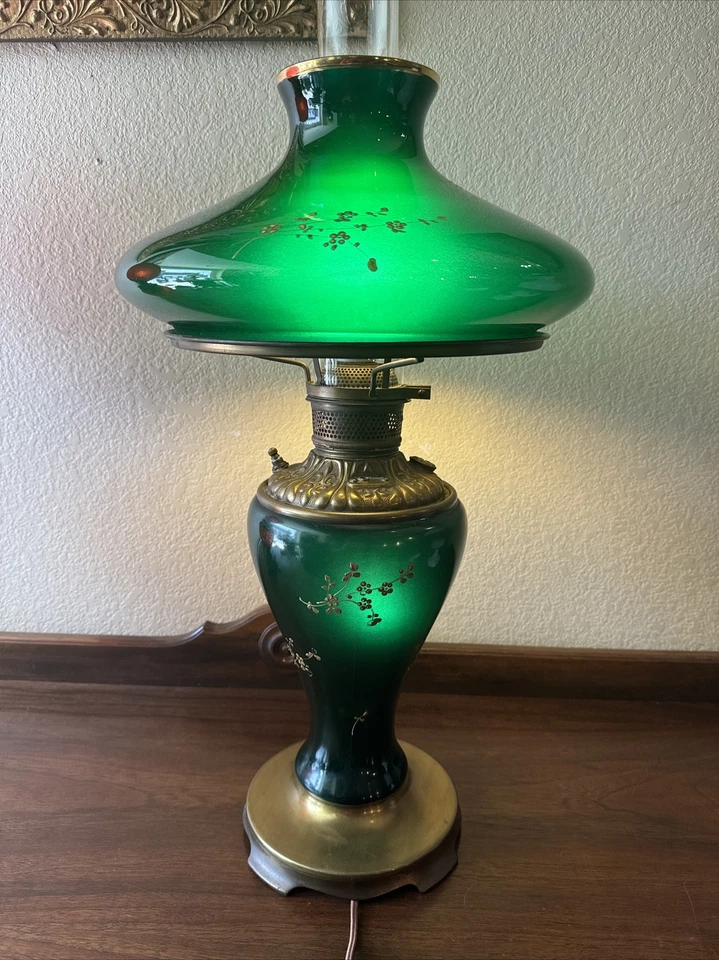 Винтажная Старинная Зеленая Tam-O-Shanter АБАЖУР и Базовая Масляная ЛАМПА Ручная Роспись Цветы - Изображение 1 из 4