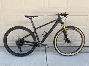 Custom Carbon Hardtail 29er (Medium) w/ Fox Factory 32, SLX 1x12, G2 RSC brakes! - Picture 1 of 12