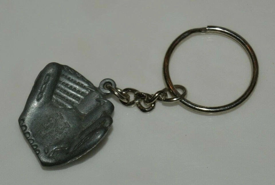 NICE Vintage New York METS Game Day Souvenir Baseball Mitt MLB Pewter Key Chain - Image 1 of 4