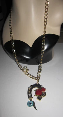 COLLAR BETSEY JOHNSON AMULETOS DE LA SUERTE FLORES Y BLING DECLARACIÓN Foto 1 de 4