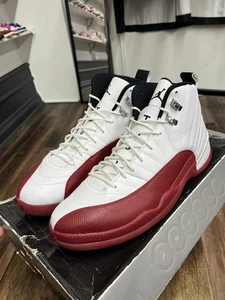 Größe 13 - Air Jordan 12 Retro 2009 Cherry Red White Black Leather (130690-110) - Bild 1 von 9