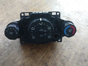 FORD FIESTA MK7 2013 - 2017 HEIZUNG KLIMAANLAGE  - Bild 1 von 3