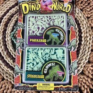 Neu Dino World Glow Fossils 2 Gebäude Modellbausätze Diplodocus T-Rex - JA-RU - Bild 1 von 4