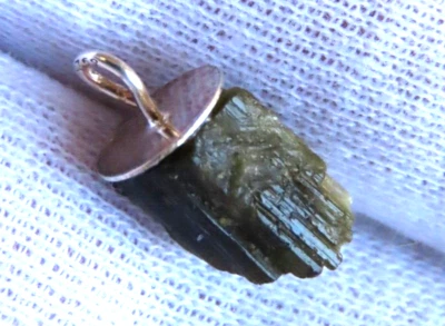 Tormalina verde o verdelita con ciondolo in argento - Immagine 1 di 4