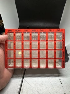Pill Container Sun Too Sat Holder - Picture 1 of 2