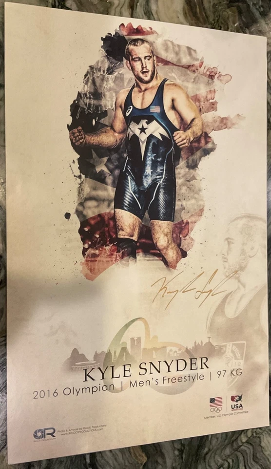 Cartel pequeño firmado autografiado por Kyle Snyder lucha libre olímpica de Estados Unidos Foto 1 de 1