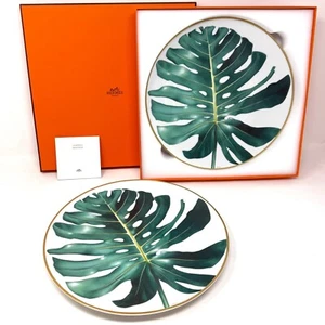Hermes Passifolia Leaf Dinner Plates Set N1 Set of 2 (Thumbtack Stamp) - Picture 1 of 7