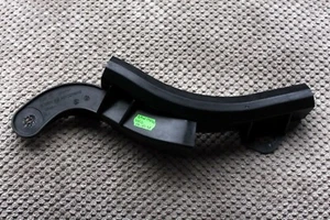 OE BMW 3 Series E90 LCI M57 335d AdBlue Hose Tubing Duct Channel Holder 7204747 - Picture 1 of 3