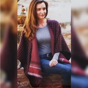 Woolrich 100% Acrylic Reversible Burgundy Check Poncho Blanket Wrap One Size - Picture 1 of 5