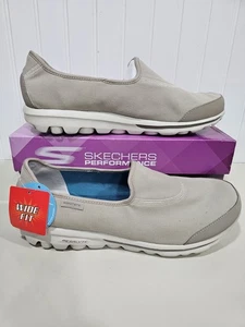 SKECHERS Go Walk 13510EW hellbraun weiß leichte Slipper Wanderschuhe 11 Weite NEU - Bild 1 von 11
