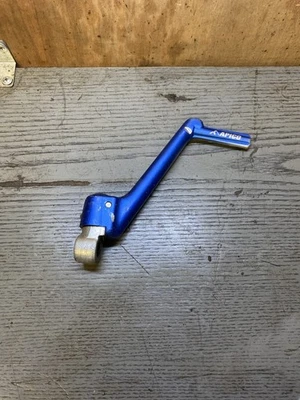 Yamaha YZ 125 2004 palanca de arranque azul apico Foto 1 de 2