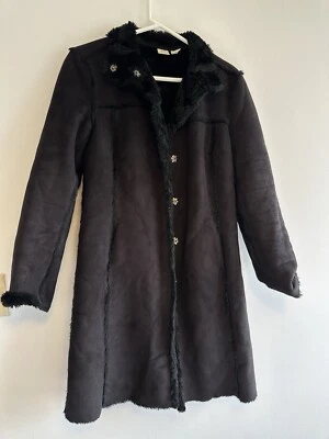 Elegant Black Faux Fur Lined Winter Coat with Button Closure - Long Length - Image 1 of 4
