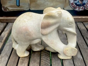 Beautiful Vintage Soapstone Hand Carved Elephant Figurine:21cm Long(ref N) - Picture 1 of 7