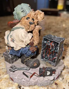 BELLISSIMO Boyds Bears Bearstone Sparky & The Box 227716V ottime condizioni - Foto 1 di 10