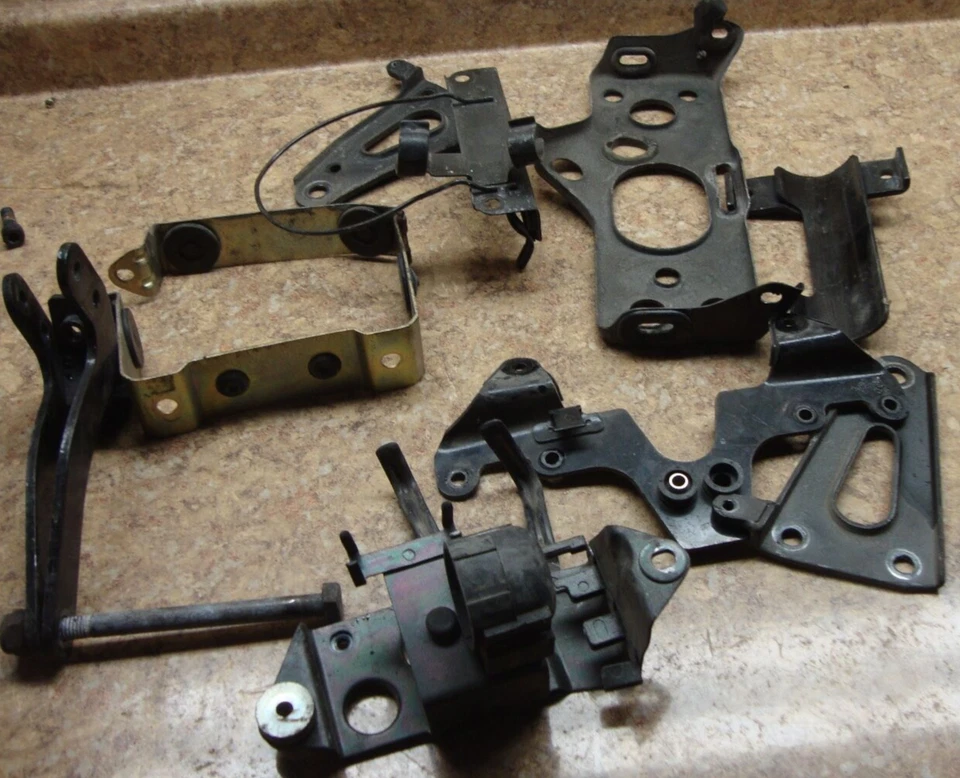 Honda CX500 CX 500 D CX500D 1980 Deluxe Mis. Soporte de montaje del motor del marco de la carrocería Foto 1 de 1