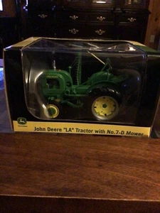New SpecCast John Deere LA w/ No. 7-D Mower 1/16 Diecast Farm Tractor Replica - Picture 1 of 4