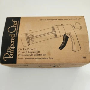 New Pampered Chef Cookie Press 16 disks and mini tart shaper NEW - Picture 1 of 7