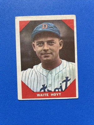 1960 Fleer  #69 Waite Hoyt *Mark On Back - Image 1 of 2