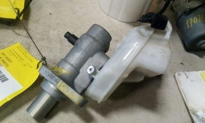 Cilindro mestre de freio XC70 compatível com 08-16 VOLVO 70 SERIES 302974 - Imagem 1 de 4