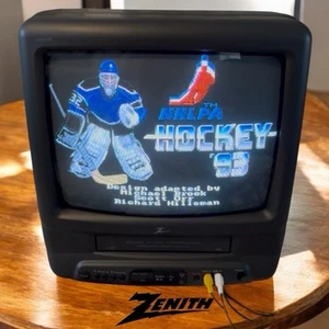 ✨ Zenith Color 13" TV VCR VHS Player Combo Retro Gaming TVBR1342Z w/Remote - Picture 1 of 10
