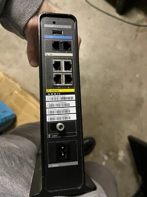 XFINITY CABLE MODEM WIFI ROUTER ARRIS TG862 - Image 1 of 4