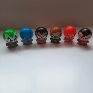 DC Buildables Vending Machine Capsule Figure Lot of 6 Birthday Party Favors - Picture 1 of 2