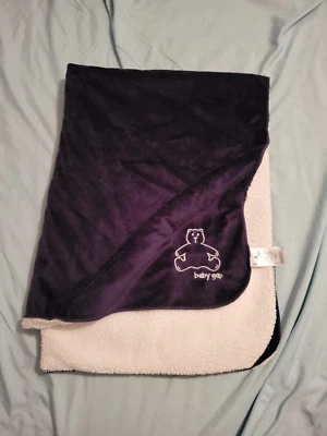 Manta edredón GAP Brannan Bear azul felpa terciopelo sherpa bebé usado en excelente estado Foto 1 de 4