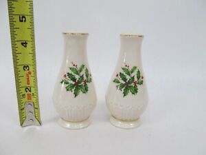 Lenox holiday Holly Berry Christmas Salt and Pepper Shakers Sculpted (2 pepper?)