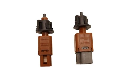 2017 - 2019 NISSAN ROGUE S SPORT BRAKE PEDAL LIGHT STOP LAMP SENSOR SET OEM #24 - Image 1 of 4