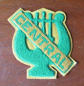 Vintage großer Chenille Central Musik/Band Universität grün gold Buchstaben Aufnäher - Bild 1 von 3