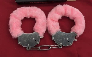 Juego de esposas de piel rosa con llaves mullidas suaves plateadas cómodas gallinas para mujer - Imagen 1 de 1