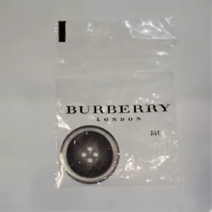 Burberry Botón de Repuesto Estampado Est 1856 Metal Parte Trasera Plana Plata 4 Agujeros - Imagen 1 de 5