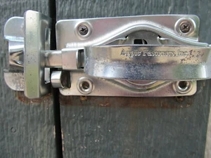 BARN DOOR LATCH APPLE FASTENER INC - Picture 1 of 10