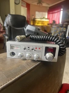 Vintage Midland 151M40 Channel Cb Radio Console 1981 Model 77-151 Untested + Mic - Picture 1 of 10