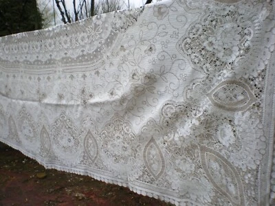 nappe vintage en dentelle des années 1970 dimentions243X140cm - Photo 1/4