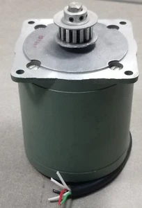 MOTOR PASO A PASO ELÉCTRICO SUPERIOR TIPO M092-FC-409, 2.5V, 4.6A, RETENCIÓN 300 OZ. pulgadas - Imagen 1 de 8