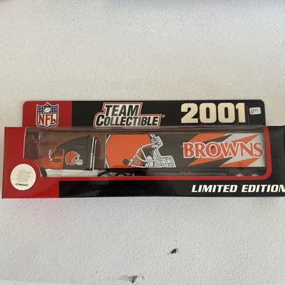 Cleveland Browns Fleer 2001 Team Collectible Series NFL Tractor Trailer Scale - Image 1 of 4