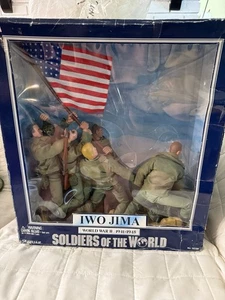De colección y Raro - Soldados del Mundo Escala 1/6 12" Segunda Guerra Mundial Ejército de Estados Unidos Iwo Jima 1998 - Imagen 1 de 8