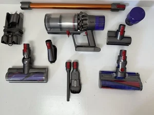 Dyson V10 Absolute Akku Staubsauger mit neuem Saugrohr ❗️ - Bild 1 von 13