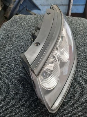 Faro delantero NSF Hyundai Santa Fe Premium 2012 4x4 2,2 CRDI lado del pasajero Foto 1 de 4