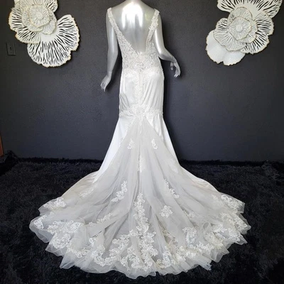 NWT~$1599~MON CHERI~8/10~IVORY LACE MERMAID FIT & FLARE WEDDING DRESS GOWN - Image 1 of 4