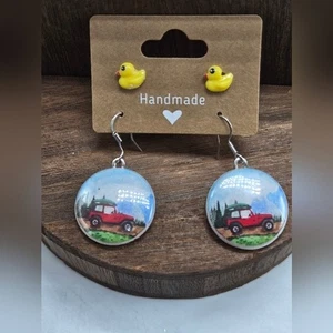 NWT Lot of 2 Jeep Duck Earrings Pierced Red Wrangler Stud Dangle Jewelry - Picture 1 of 2