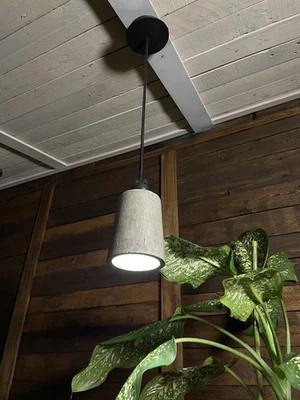 Lámpara colgante de hormigón estilo loft hecha a mano lámpara de techo industrial lámpara de hormigón Foto 1 de 4