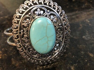 Silver plated Oval Shape turquoise in the center hinged bracelet  - Picture 1 of 5