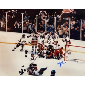 Mark Pavelich Autographed Miracle On Ice Celebration 16x20 Photo Beckett COA - Picture 1 of 4