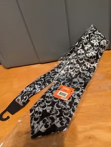 Corbata Feliz Halloween Negra con Calaveras Plateadas Gritando 52' Larga y Delgada Nueva - Imagen 1 de 7